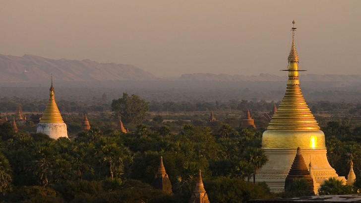 Myazedi Pagoda, Bagan, Myanmar