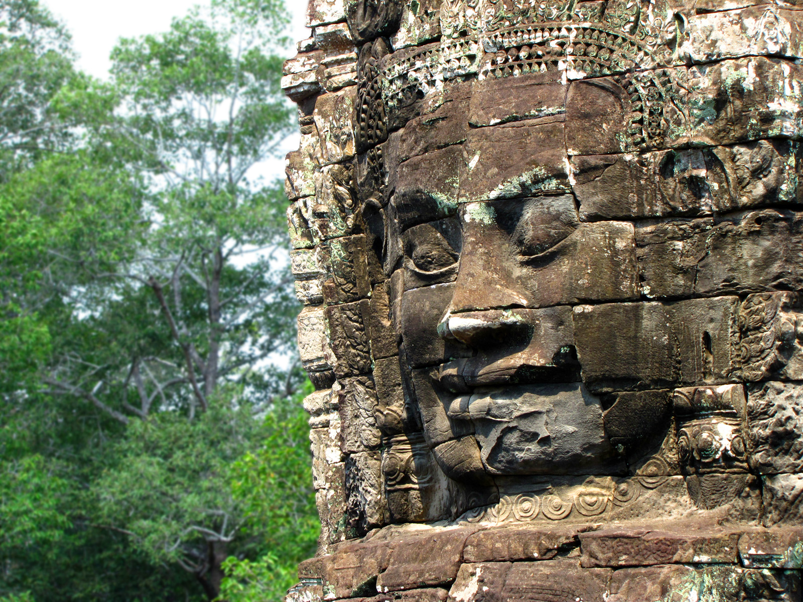 Angkor_Wat_Cambodia4_Bayon.jpg