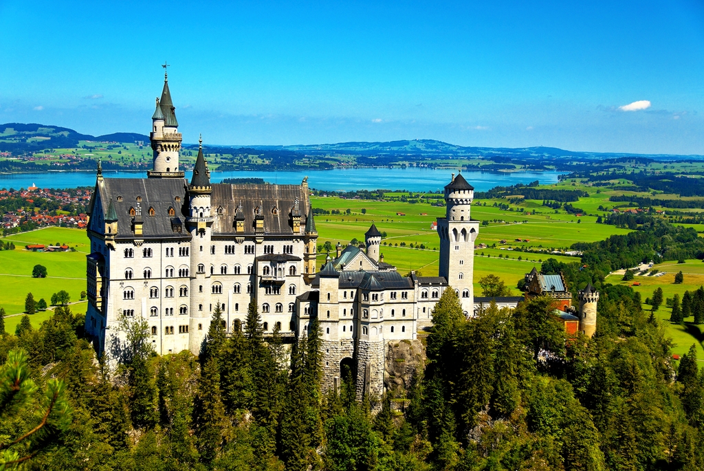 Neuschwanstein Castle, Germany | Beautiful Places to Visit